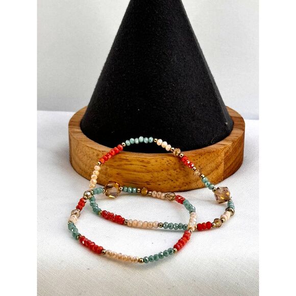 Dainty Glass Stretch Bracelet - Picture 4 of 5